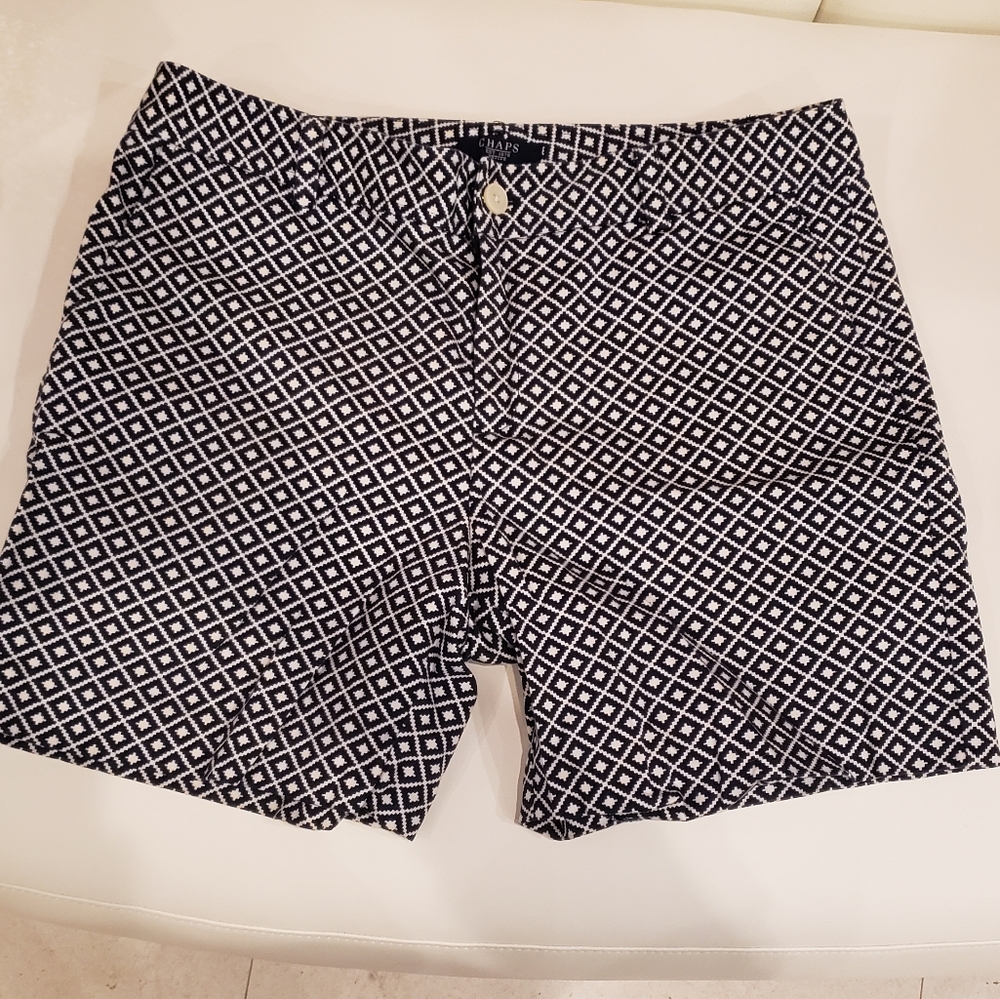 Chaps shorts in blue and white